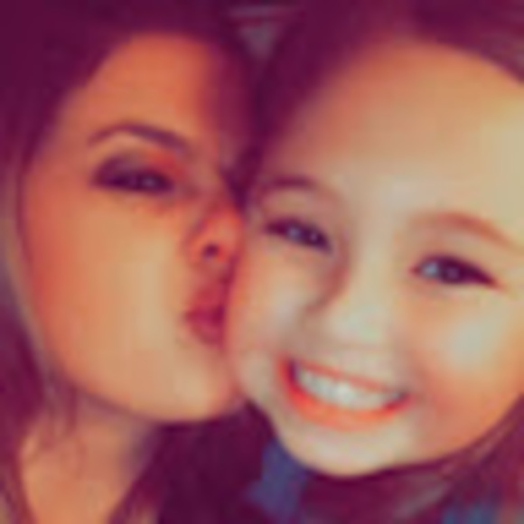 Meet your Posher, Lori - Picture 1 of 1